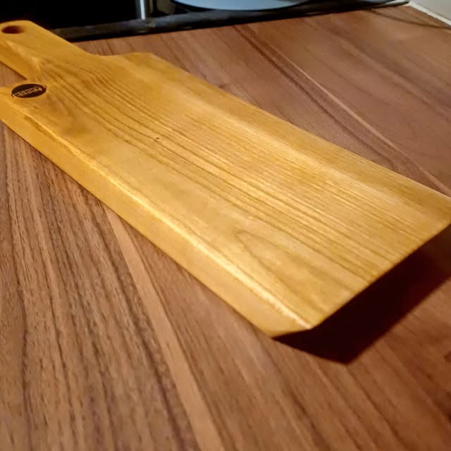 Purple resin and wooden board